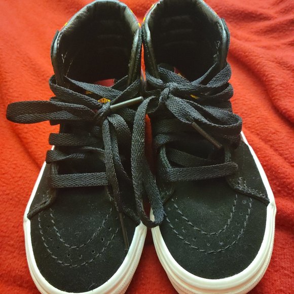 Vans x Harry Potter Gryffindor Sk8-Hi - Picture 2 of 6